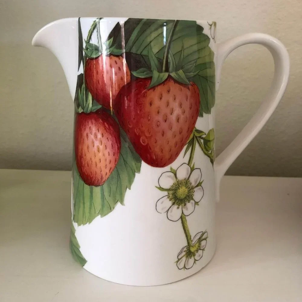 Portmeirion Eden Fruits Strawberries Large Pitcher  48 fl oz Porcelain